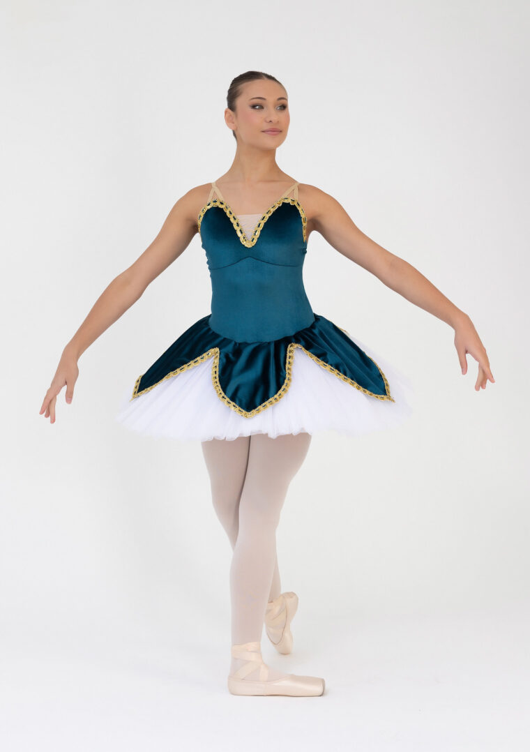 Studio 7 Ellen Scalloped Tutu